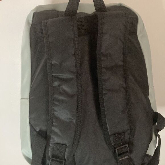 MetroPack Backpack Green - Picture 4 of 6